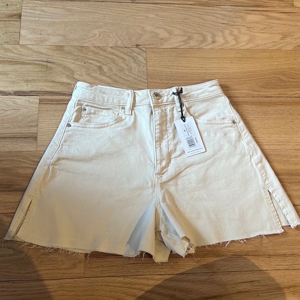 WeWoreWhat High Rise Stretch Twill Denim Boyfriend Short - 25 / Ivory × 1